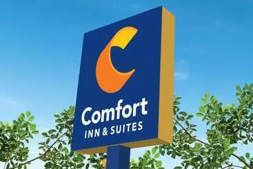 هتل Comfort Inn & Suites At Sanford Sports Complex