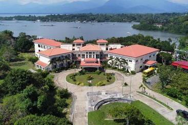 בית מלון כפרי Palacio Puerto Princesa