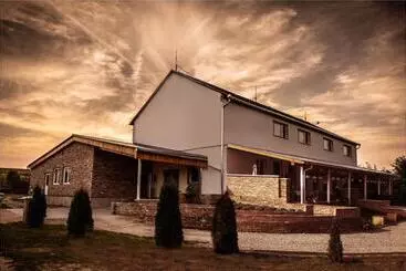 Bed & Breakfast Julianna Vendégház étterem, Rendezvényhelyszín és Szállás