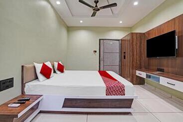 Oyo Flagship Hotel Barsana