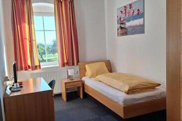 호스텔 Gasthaus Kloibhofer