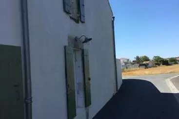 Aamiaismajoitus (B&B) Chez Isabelle Et Johann