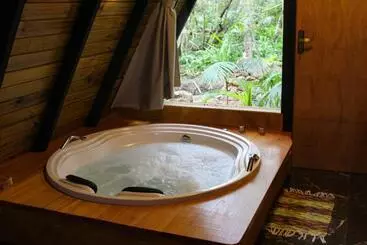 ペンション Chalé Suiço Com Hidromassagem E Café Da Manhã