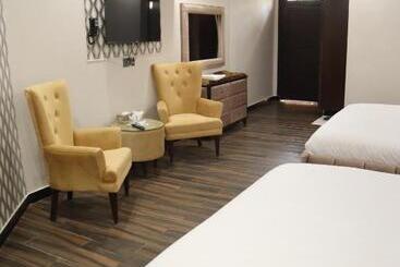 پانسیون Signature Lodge