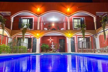 Aparthotel Apart Colonial