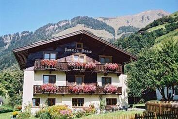 مبيت وإفطار Pension Moser