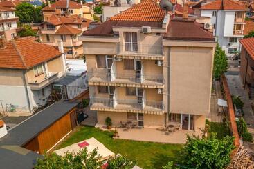 هتل Vanessa Family