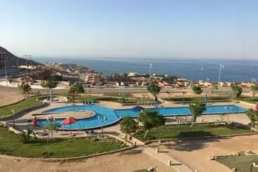 هتل آپارتمان شاليه بورتو السخنه الحدائق المعلقه