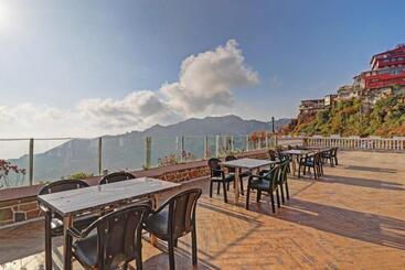 בית מלון כפרי Collection O Yash Continental