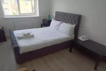 ペンション Vishisamarth Com 8f 15 Min Walk To Coop, Arena ,etihad ,city Centre, Free Car Parking ,free Snacks
