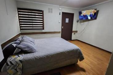 پانسیون Falopa, Maracas Y Asociados