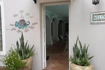 פנסיון Royal Palm Suite, Villa Roc Guesthouse, Salt Rock Ballito, Solar Power