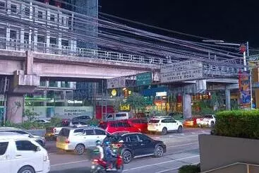 هتل آپارتمان 1br Aesthetic Condotel With Balcony   Edsa
