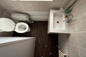 تختخواب و صبحانه Joshmore