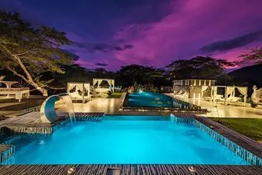 Hotel Tunas & Cabras