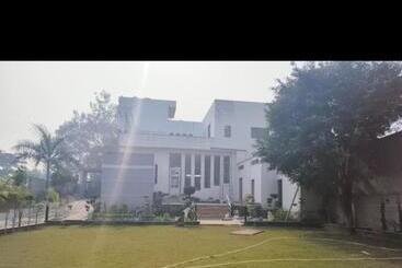 Md Grand Hotel And Resort