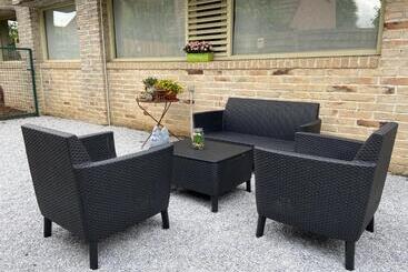 تختخواب و صبحانه Toezens