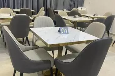 De Grand Hotel And Rooftop