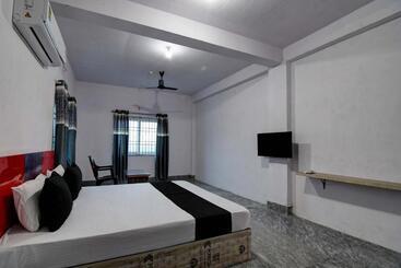 هتل Oyo Silk City Palace