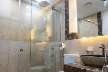 Aparthotel Marron Serviced Studios And Rooms