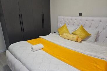 公寓式酒店  Holiday Inn Suits Nairobi