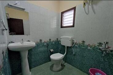Hotel Happy Springs Home 2 Bhk Yogi Cottage