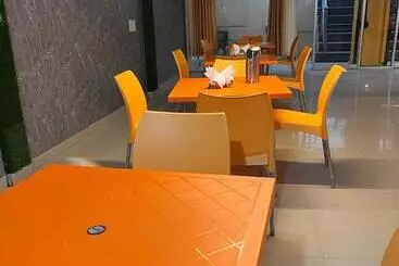 Hotelli New Raghukul Lodge