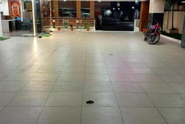 Hotell Sri Capital Residency