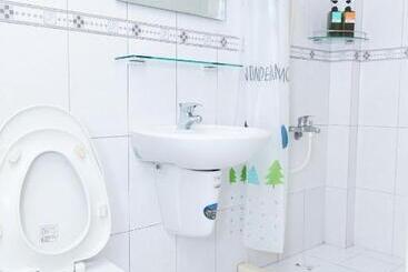 تختخواب و صبحانه Zhu House