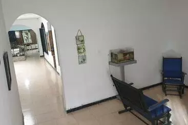 簡易ホテル Mom's House Colombia