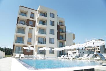 هتل آپارتمان La Dolce Vita Residence