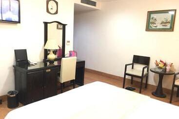 Lakeside 2 Hotel Nam định