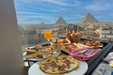 膳宿费 Alibaba Pyramids View