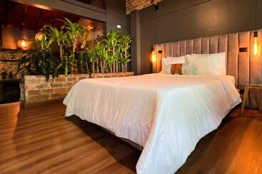 בית מלון כפרי Mystic Luxury Lofts