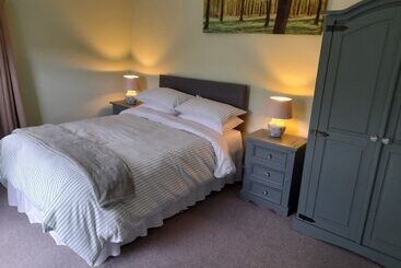 דירת נופש Farmhouse Near Newtownstewart 3 Bedrooms