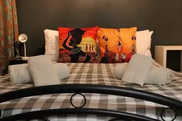 Residenssi Impeccable Spacious 6 Bed House In Romford