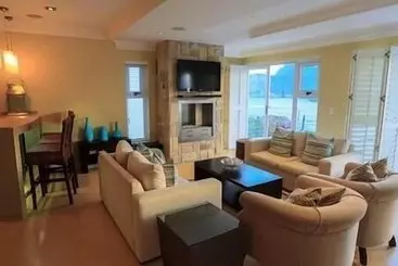 آپارتمان Beacon House
