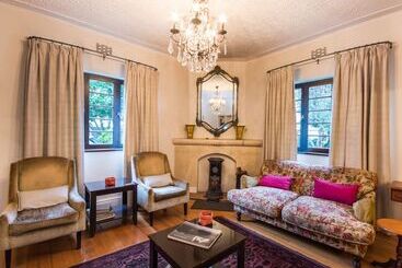 تختخواب و صبحانه Albarosa Guesthouse