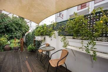 住宿加早餐 Albarosa Guesthouse