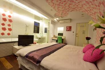 Full House Bed And Breakfast