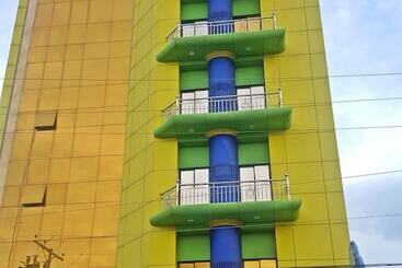 Hotell C & L Bay View Inn