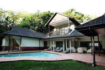 شاليه Marais Manor