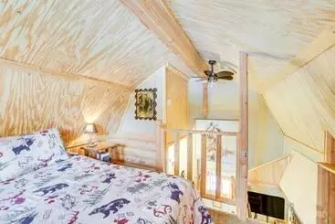 コテージ Bunkhouse Cabin In The Woods Of Cascade, Id