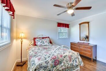 קוטג'' Lake Hartwell Retreat W/ Deck & Private Dock!