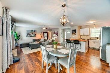 بيت ريفى Acworth Oasis W/ Pool, Hot Tub & Fire Pit!