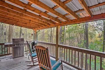 Mökkimajoitus Charming Blue Ridge Cabin W/ Deck + Grill!
