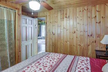 Cozy Maine Cottage On Long Lake W/ Screened Porch