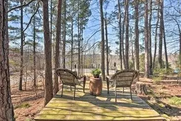 Mökkimajoitus Family Friendly Lake Lanier Escape On 2 + Acres!