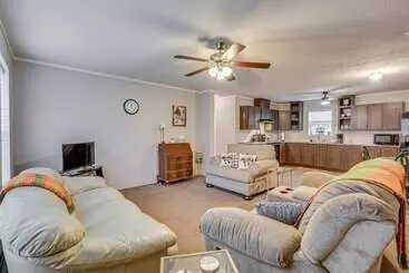 Mökkimajoitus Pet Friendly Home ~ 10 Mi To Hocking Hills!