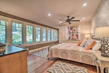 بيت ريفى Riverfront Tallulah Falls Cabin W/ Hot Tub!